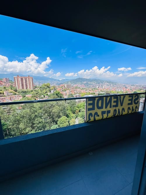 Apartamento de 3 alcobas en venta en Camino Verde, Envigado, 64 m² · foto 2 de 12