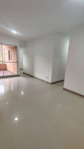 Apartamento de 3 alcobas en arriendo en Quitasol, Bello, 90 m² · foto 4 de 13