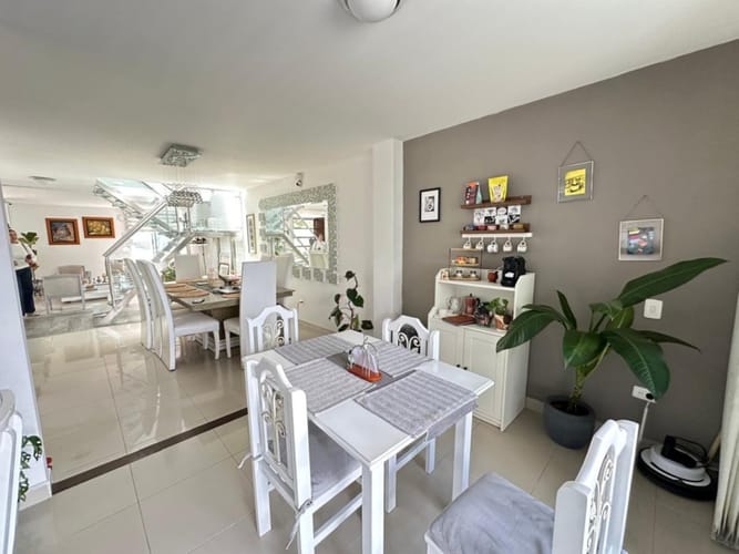 Casa de 3 alcobas en venta en Altos De Guadalupe, Cali, 143 m² · foto 3 de 21