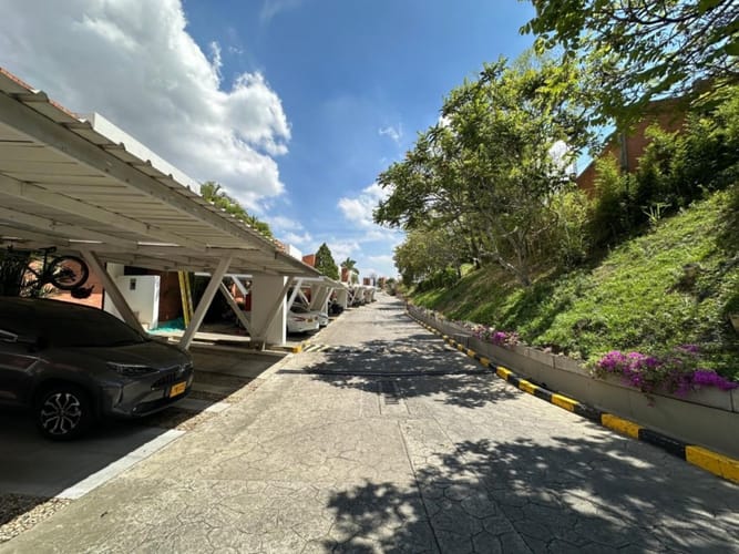 Casa de 3 alcobas en venta en Altos De Guadalupe, Cali, 143 m² · foto 16 de 21