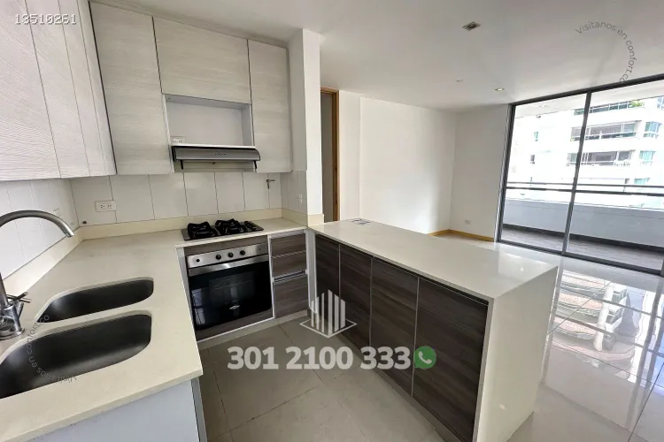Apartamento de 2 alcobas en arriendo en Castropol, Medellín, 90 m² · foto 8 de 24