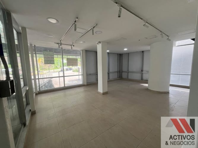 Local en arriendo en Castropol, Medellín, 40 m² · foto 2 de 8