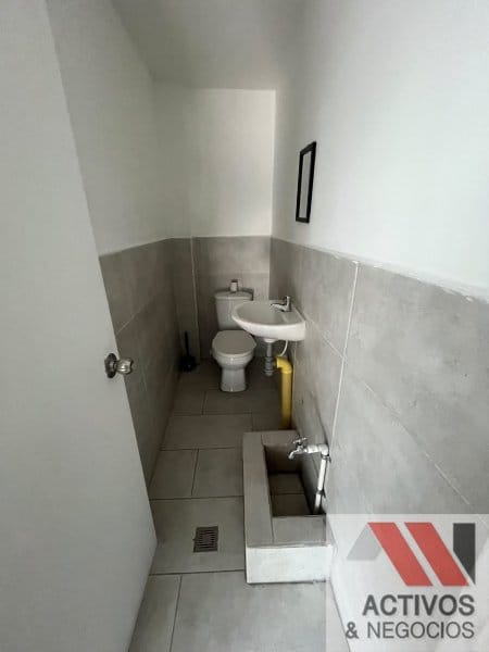 Local en arriendo en Castropol, Medellín, 40 m² · foto 5 de 8