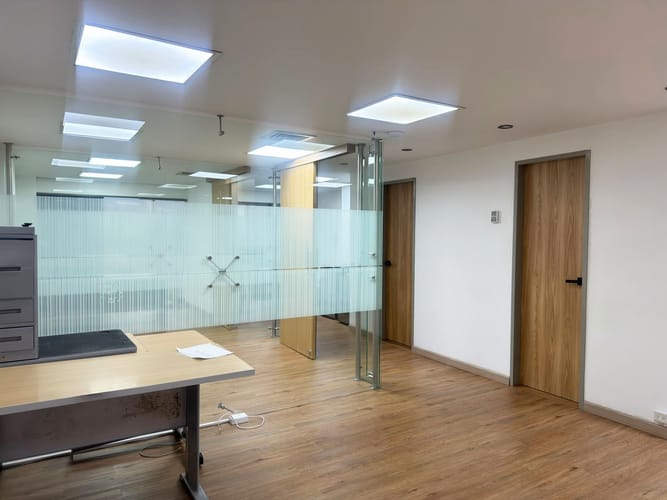 Oficina en arriendo en Santa María De Los Ángeles, Medellín, 65 m² · foto 13 de 14