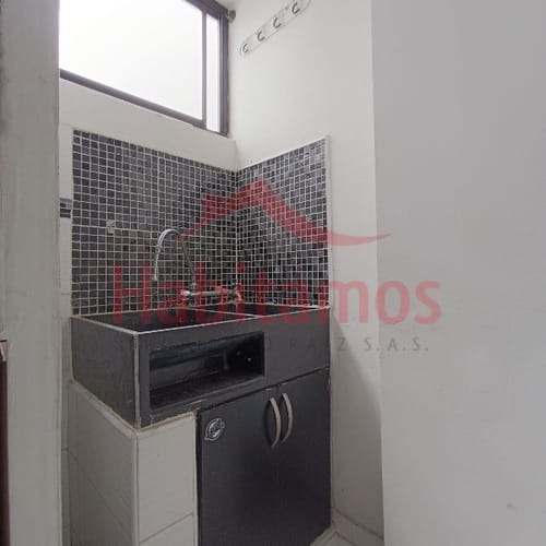 Apartaestudio en arriendo en Santa Teresita, Medellín, 33 m² · foto 8 de 9