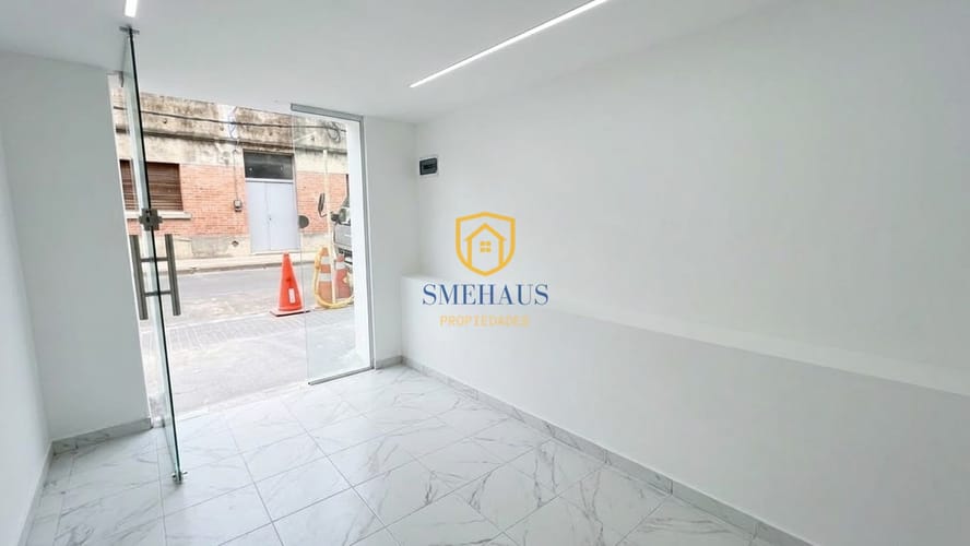 Local Comercial en alquiler en Canelones a 2 cuadras de la plaza · Foto 2