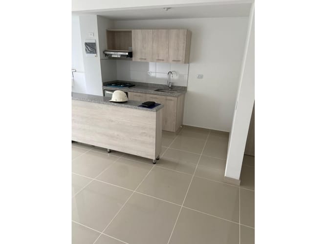 Apartamento de 2 alcobas en venta en Las Lomitas, Sabaneta, 63 m² · foto 3 de 9