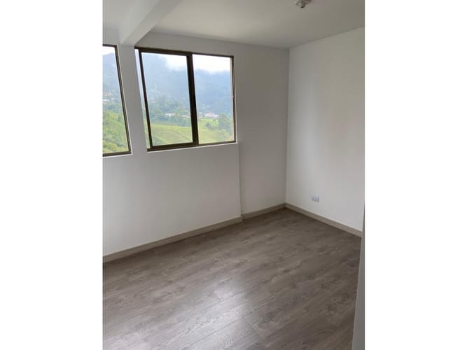 Apartamento de 2 alcobas en venta en Las Lomitas, Sabaneta, 63 m² · foto 4 de 9
