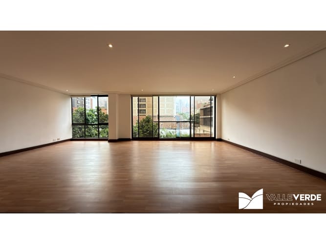 Apartamento de 4 alcobas en venta en Astorga, Medellín, 220 m² · foto 2 de 20