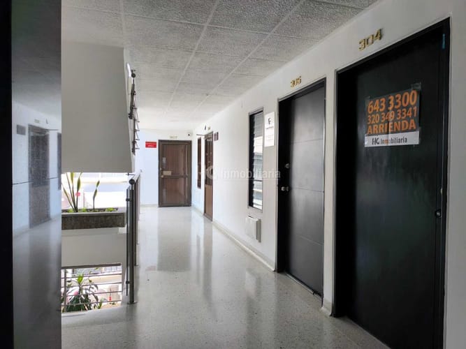 Oficina en arriendo en Garcia Rovira, Bucaramanga, 25 m² · foto 3 de 13