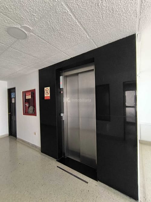 Oficina en arriendo en Garcia Rovira, Bucaramanga, 25 m² · foto 6 de 13