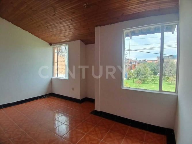 Casa en venta en Zonas Comerciales, Soacha, 100 m² · foto 3 de 20