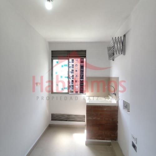 Apartamento de 2 alcobas en arriendo en La Castellana, Medellín, 78 m² · foto 3 de 23