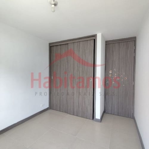Apartamento de 2 alcobas en arriendo en La Castellana, Medellín, 78 m² · foto 12 de 23