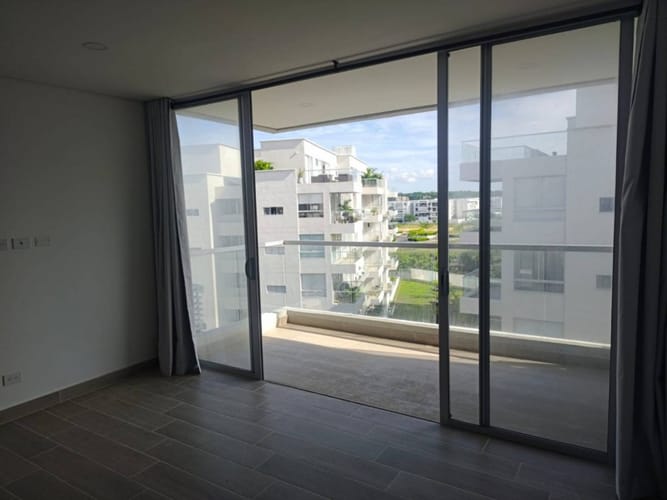 Apartamento de 2 alcobas en arriendo en Serena Del Mar, Cartagena, 73 m² · foto 2 de 13