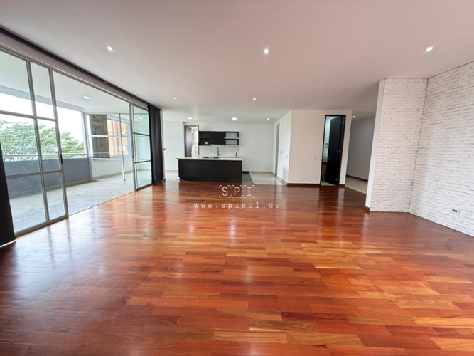 Apartamento de 3 alcobas en venta en El Tesoro, Medellín, 250 m² · foto 6 de 24