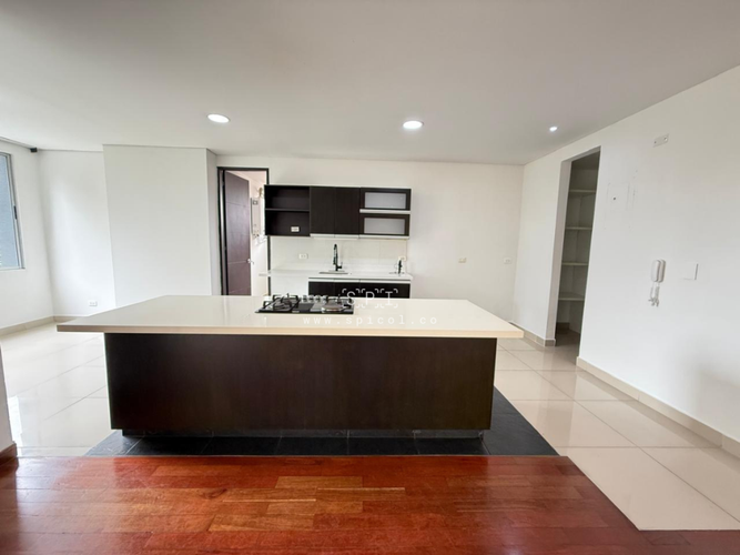 Apartamento de 3 alcobas en venta en El Tesoro, Medellín, 250 m² · foto 7 de 24