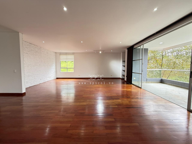 Apartamento de 3 alcobas en venta en El Tesoro, Medellín, 250 m² · foto 8 de 24