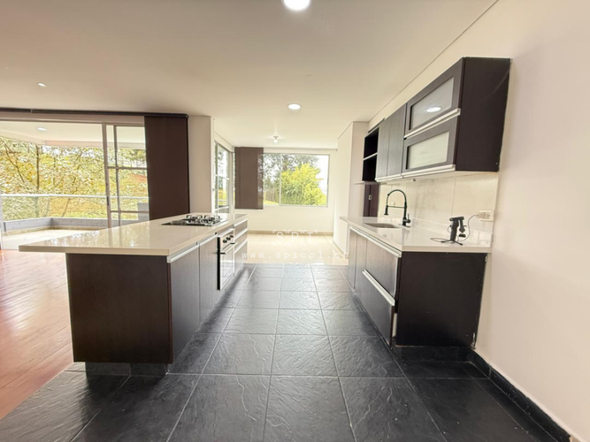 Apartamento de 3 alcobas en venta en El Tesoro, Medellín, 250 m² · foto 9 de 24