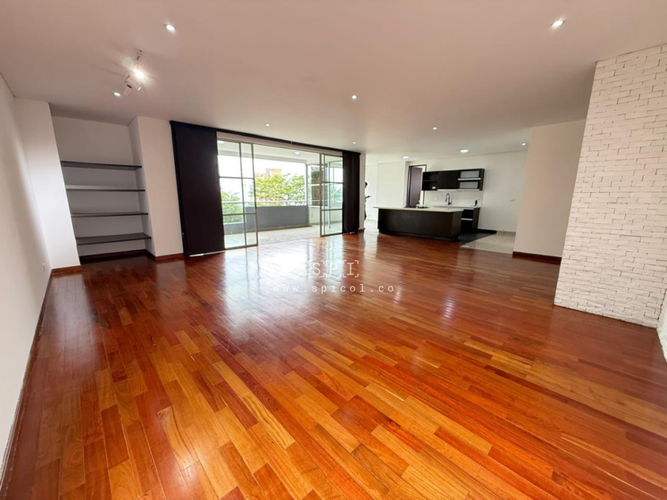 Apartamento de 3 alcobas en venta en El Tesoro, Medellín, 250 m² · foto 14 de 24