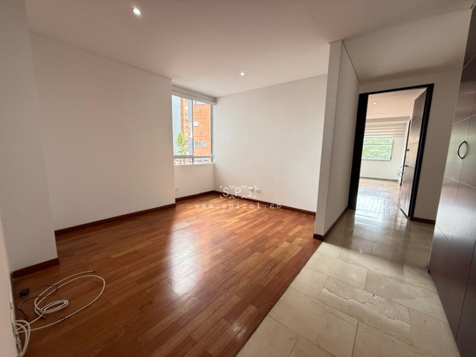 Apartamento de 3 alcobas en venta en El Tesoro, Medellín, 250 m² · foto 15 de 24