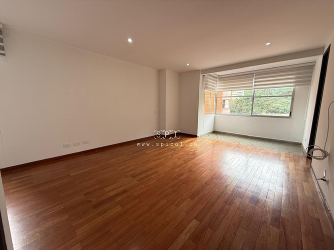 Apartamento de 3 alcobas en venta en El Tesoro, Medellín, 250 m² · foto 20 de 24