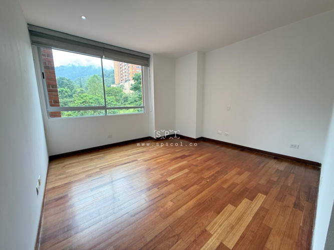 Apartamento de 3 alcobas en venta en El Tesoro, Medellín, 250 m² · foto 22 de 24