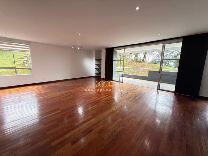 Apartamento de 3 alcobas en venta en El Tesoro, Medellín, 250 m² · foto 23 de 24
