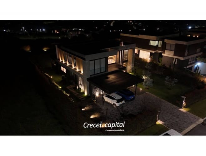 Casa de 3 alcobas en venta en Las Palmas, Envigado, 418 m² · foto 3 de 24