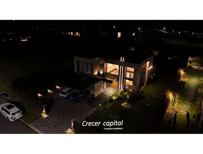 Casa de 3 alcobas en venta en Las Palmas, Envigado, 418 m² · foto 4 de 24