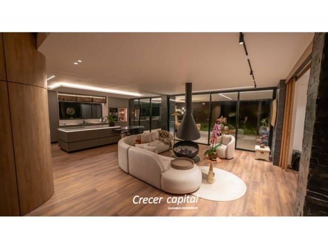 Casa de 3 alcobas en venta en Las Palmas, Envigado, 418 m² · foto 9 de 24