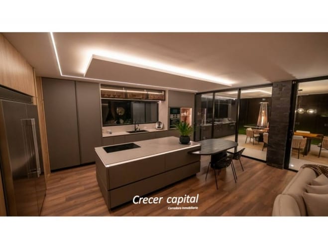 Casa de 3 alcobas en venta en Las Palmas, Envigado, 418 m² · foto 11 de 24