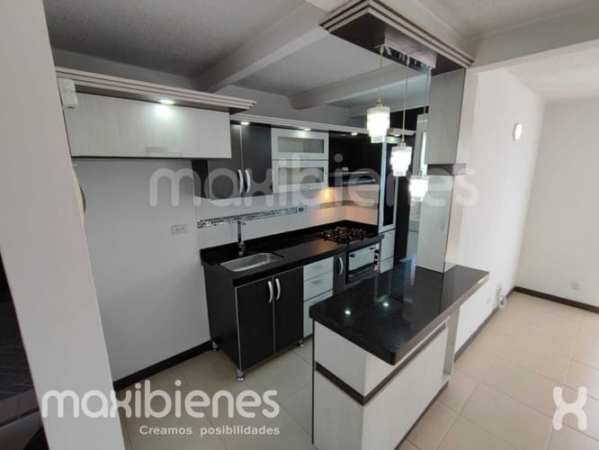 Apartamento de 3 alcobas en arriendo en Calasanz, Medellín, 74 m² · foto 2 de 15