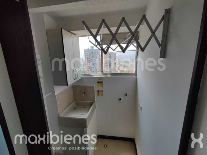 Apartamento de 3 alcobas en arriendo en Calasanz, Medellín, 74 m² · foto 3 de 15