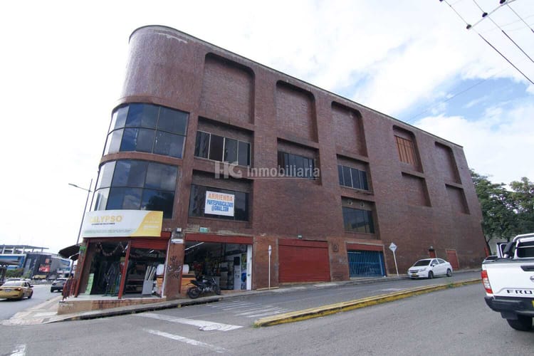 Local en arriendo en Ricaurte, Bucaramanga, 2147 m² · foto 2 de 24