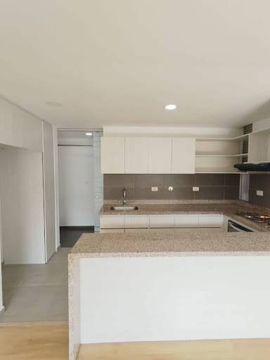 Apartamento de 3 alcobas en arriendo en Cañaveralejo, Sabaneta, 86 m² · foto 2 de 19