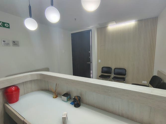 Consultorio en arriendo en El Poblado, Medellín, 47 m² · foto 9 de 10