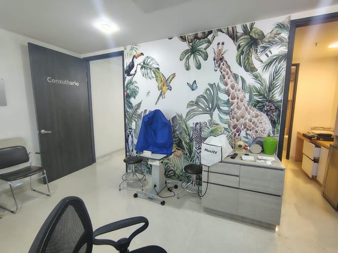 Consultorio en arriendo en El Poblado, Medellín, 47 m² · foto 3 de 10