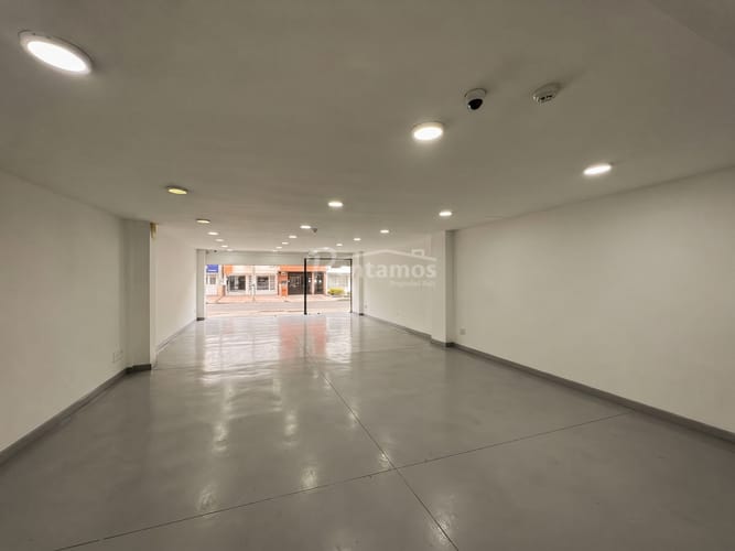 Local en venta en Perpetuo Socorro, Medellín, 328 m² · foto 3 de 21