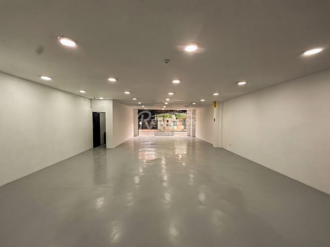 Local en venta en Perpetuo Socorro, Medellín, 328 m² · foto 12 de 21