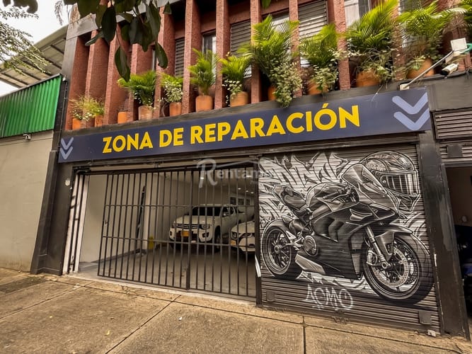 Local en venta en Perpetuo Socorro, Medellín, 328 m² · foto 13 de 21