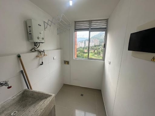 Apartamento de 3 alcobas en arriendo en La Navarra, Bello, 74 m² · foto 9 de 15