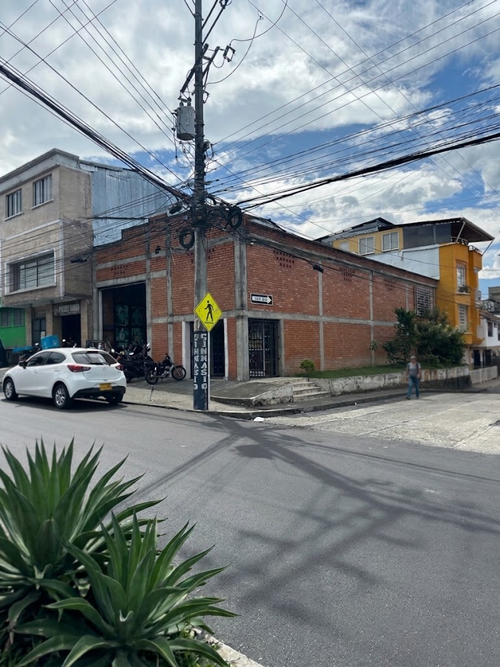 Local en venta en Granada, Armenia, 189 m² · foto 2 de 14