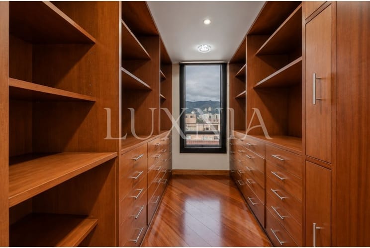 Apartamento de 5 alcobas en venta en La Calleja, Bogotá, 323 m² · foto 7 de 24
