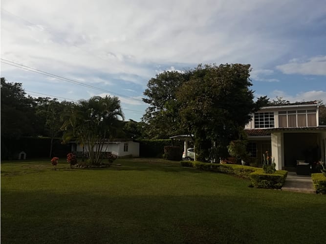 Casa de 6 alcobas en venta en Las Mercedes, Jamundí, 250 m² · foto 3 de 11