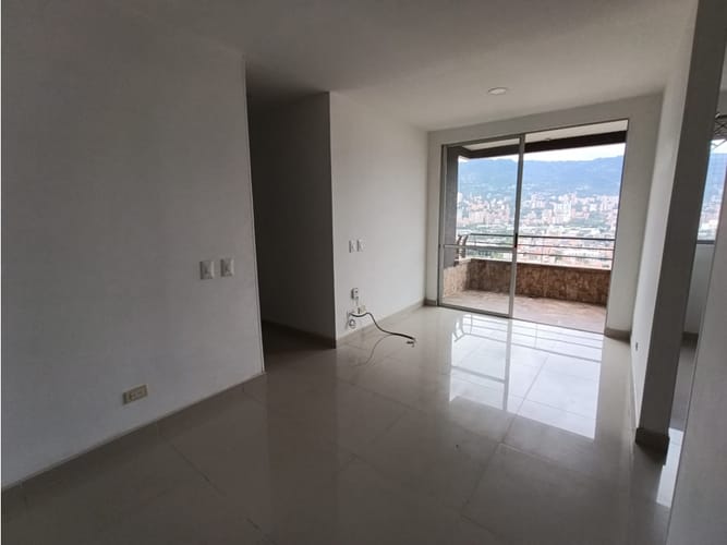 Apartamento de 3 alcobas en venta en Viviendas Del Sur, Itagüí, 82 m² · foto 4 de 18