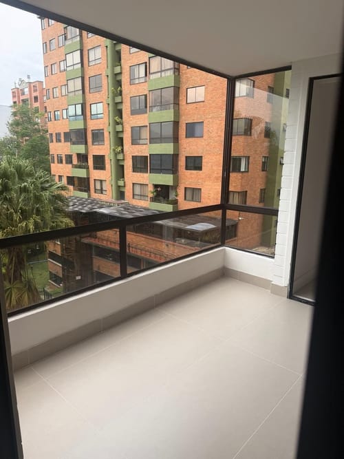 Apartamento de 3 alcobas en venta en Oviedo, Medellín, 150 m² · foto 4 de 17