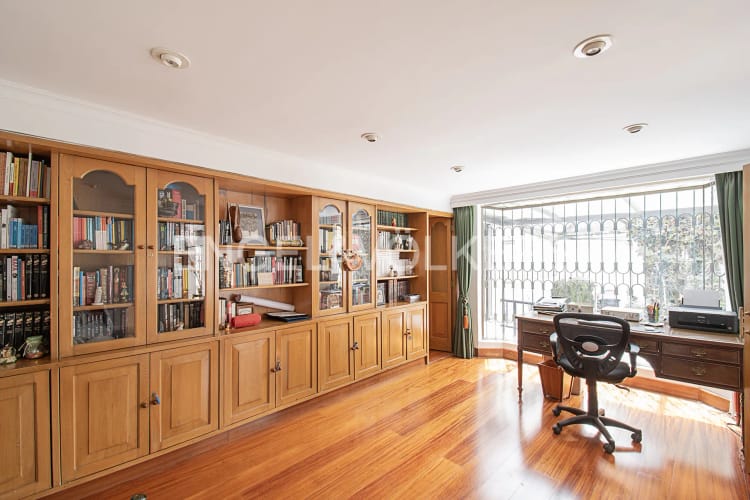 Casa de 3 alcobas en venta en Santa Barbara Alta, Bogotá, 390 m² · foto 10 de 17