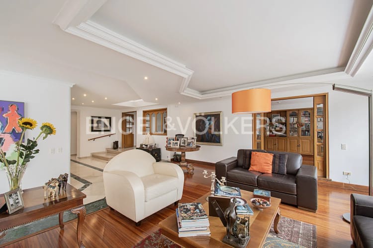 Casa de 3 alcobas en venta en Santa Barbara Alta, Bogotá, 390 m² · foto 3 de 17