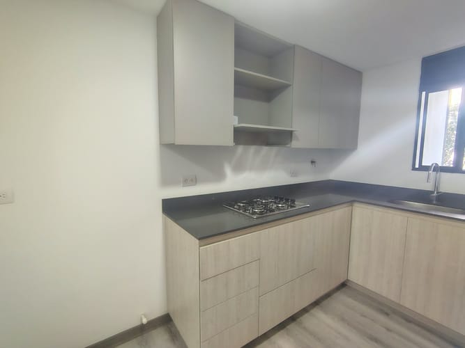 Apartamento de 2 alcobas en arriendo en El Poblado, Medellín, 64 m² · foto 4 de 16